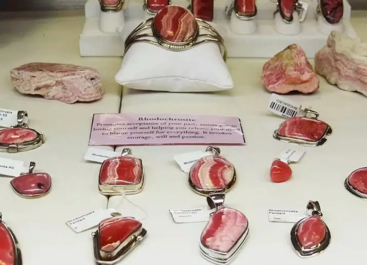 Rhodotrozit (32 gambar): Siapa yang sesuai dengan batu ini? Apakah sifat-sifat ajaib dan terapeutik mineral sedemikian? Nilai rhodochrosite untuk lelaki 3432_9