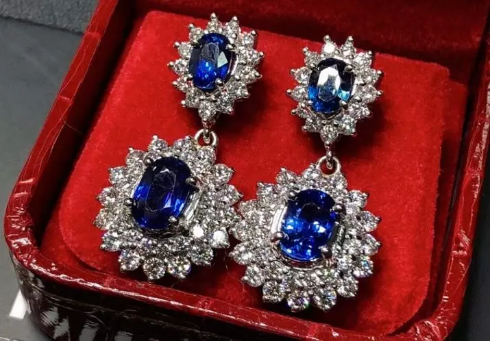 Sapphires Colored (21 ຮູບ): ສີບົວແລະສີຂຽວ, ສີສົ້ມແລະສີມ່ວງ, ແນວພັນສີມ່ວງ, ສີດໍາ, ສີດໍາແລະສີດໍາ, ມີສີສັນສົດໃສແລະປ່ຽນສີ 3436_4