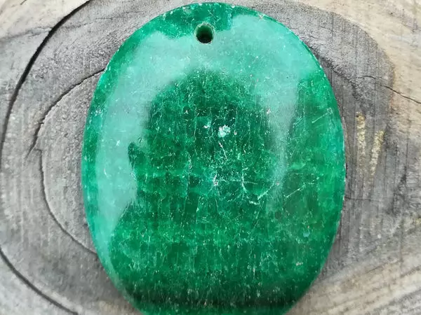 Kromdiopsid (38 fotografija): magija i druga svojstva dragog kamenja. Tko dođe do sibirskih smaragda? Kako odrediti njegovu autentičnost? 3453_12
