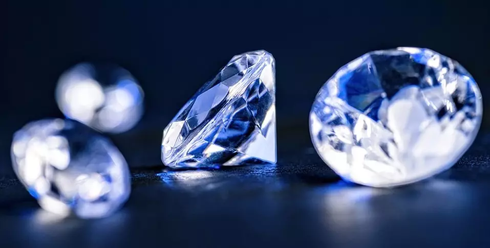 Quanto costa il diamante? Il costo di 1 karat diamante in rubli. Come calcolare il costo di un vero diamante non trasformato? 3455_19