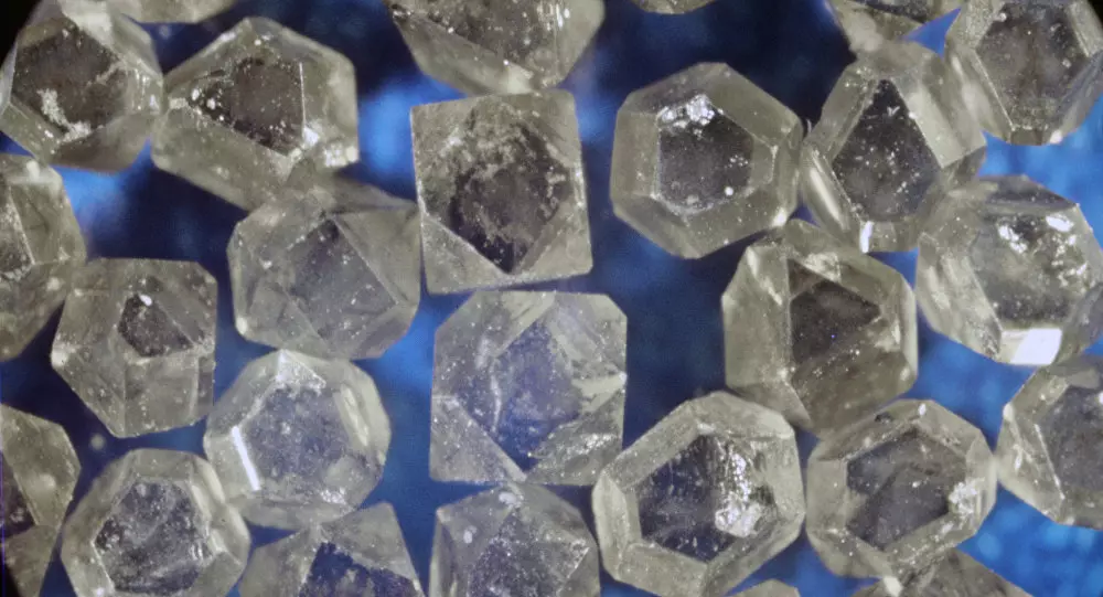 Quanto costa il diamante? Il costo di 1 karat diamante in rubli. Come calcolare il costo di un vero diamante non trasformato? 3455_22