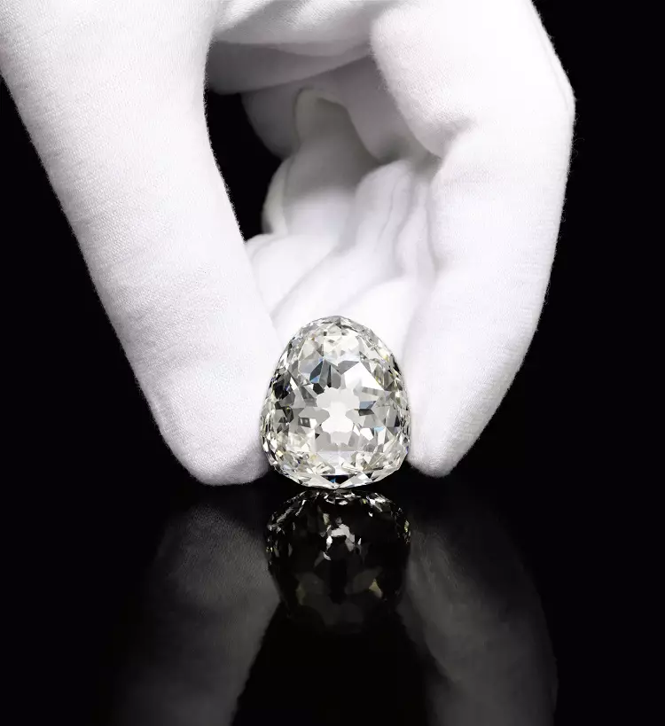 Во светот на дијаманти (30 фотографии): Приказната за Аллаз Орлова и Санси, Златна годишнина и другите најпознати и скапи дијаманти 3460_10