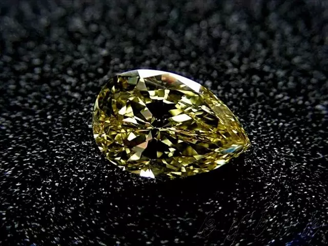 Deimantų pasaulyje (30 nuotraukų): ALMAZ ORLOVA ir SANSI istorija, auksinė jubiliejų ir kitų garsiausių ir brangiausių deimantų istorija 3460_8
