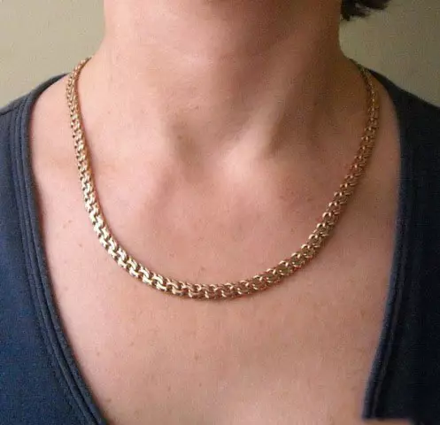 Catena Bismarck (71 foto): Modelli d'oro da donna Cardinale con arabo e doppio tessitura sul collo, dorato a portata di mano 3476_13