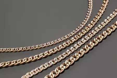 Chain Shelling (54 fotos): Weaving Golden Chain Shell no pescozo 3478_23