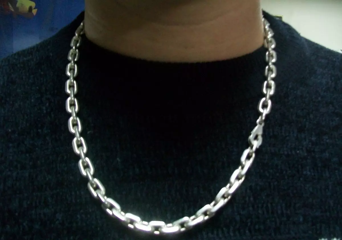 Silver chain (112 mga larawan): Mga modelo ng babae sa leeg at sa pilak kamay na may gilding, 925 sample na may mga bola, kung paano piliin ang mga ito 3480_34