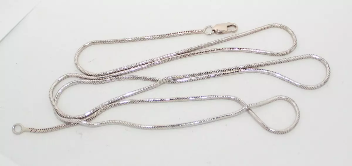 Srebrne verige (112 fotografij): ženske modele na vratu in na srebrni roki s pozlatom, 925 vzorcev s kroglicami, kako jih izbrati 3480_55