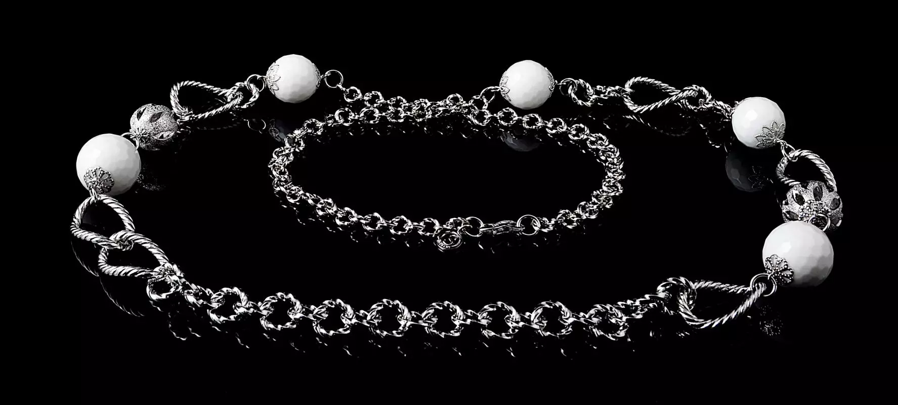 Srebrne verige (112 fotografij): ženske modele na vratu in na srebrni roki s pozlatom, 925 vzorcev s kroglicami, kako jih izbrati 3480_81
