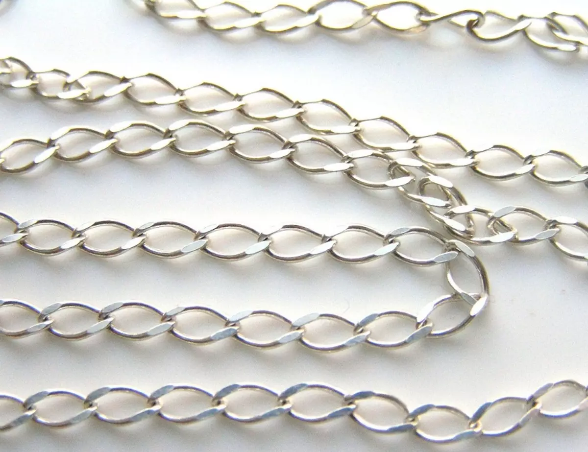 Srebrna lanaca (112 slike): ženski modeli na vratu i na srebro ruku s pozlatom, 925 uzoraka sa lopticama, kako ih odabrati 3480_83
