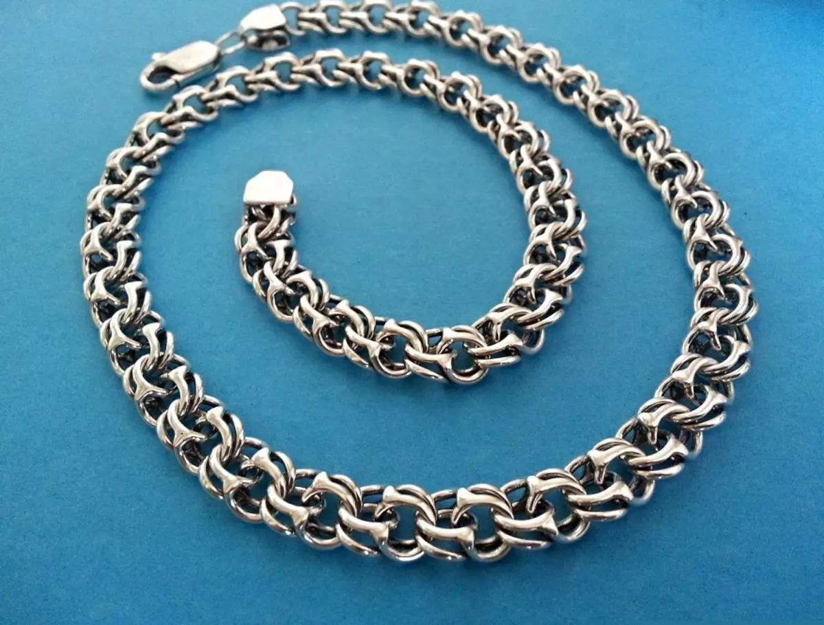 Silver chain (112 mga larawan): Mga modelo ng babae sa leeg at sa pilak kamay na may gilding, 925 sample na may mga bola, kung paano piliin ang mga ito 3480_90