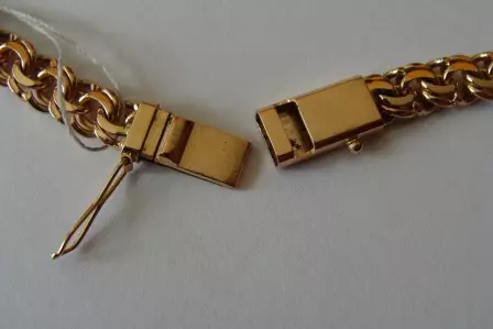 Jenis Tenun Gold Chains (122 foto): Nama jenis tenun model wanita, tenun modis untuk bertiup dan rantai tebal 3488_109