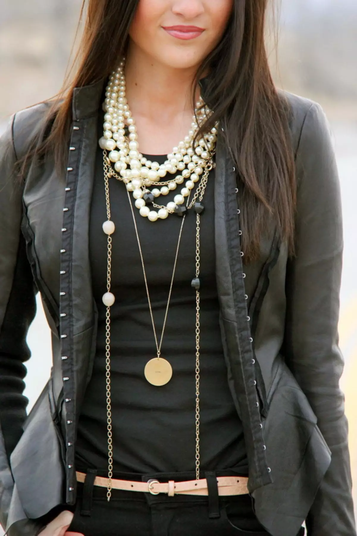 Jenis Tenun Gold Chains (122 foto): Nama jenis tenun model wanita, tenun modis untuk bertiup dan rantai tebal 3488_120