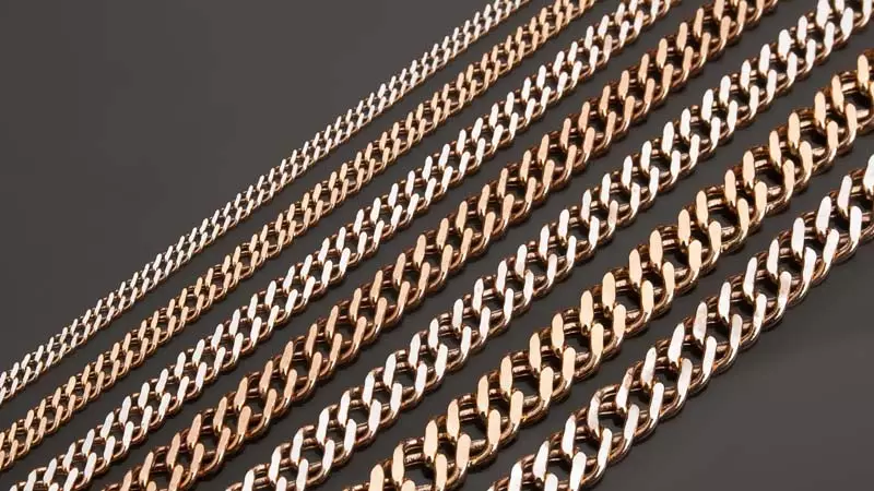 Jenis Tenun Gold Chains (122 foto): Nama jenis tenun model wanita, tenun modis untuk bertiup dan rantai tebal 3488_19
