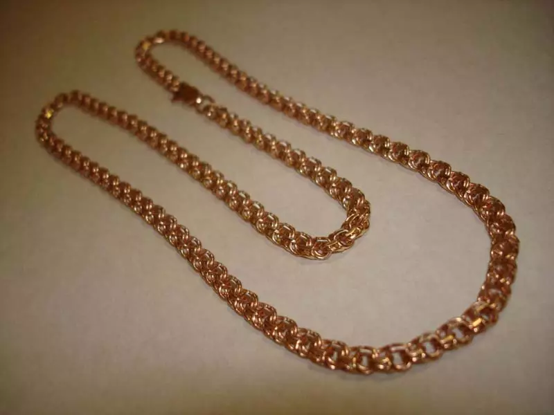 Jenis Tenun Gold Chains (122 foto): Nama jenis tenun model wanita, tenun modis untuk bertiup dan rantai tebal 3488_21