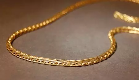 Jenis Tenun Gold Chains (122 foto): Nama jenis tenun model wanita, tenun modis untuk bertiup dan rantai tebal 3488_78