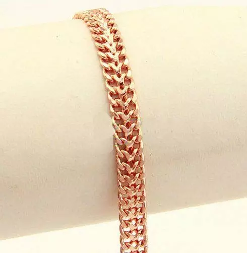 Jenis Tenun Gold Chains (122 foto): Nama jenis tenun model wanita, tenun modis untuk bertiup dan rantai tebal 3488_80