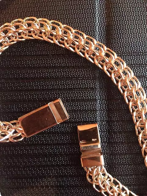Weaving Chains Italiana (sary 53): Ahoana ny fomba hisafidianana ny modely volamena volamena amin'ny tendany 3501_29