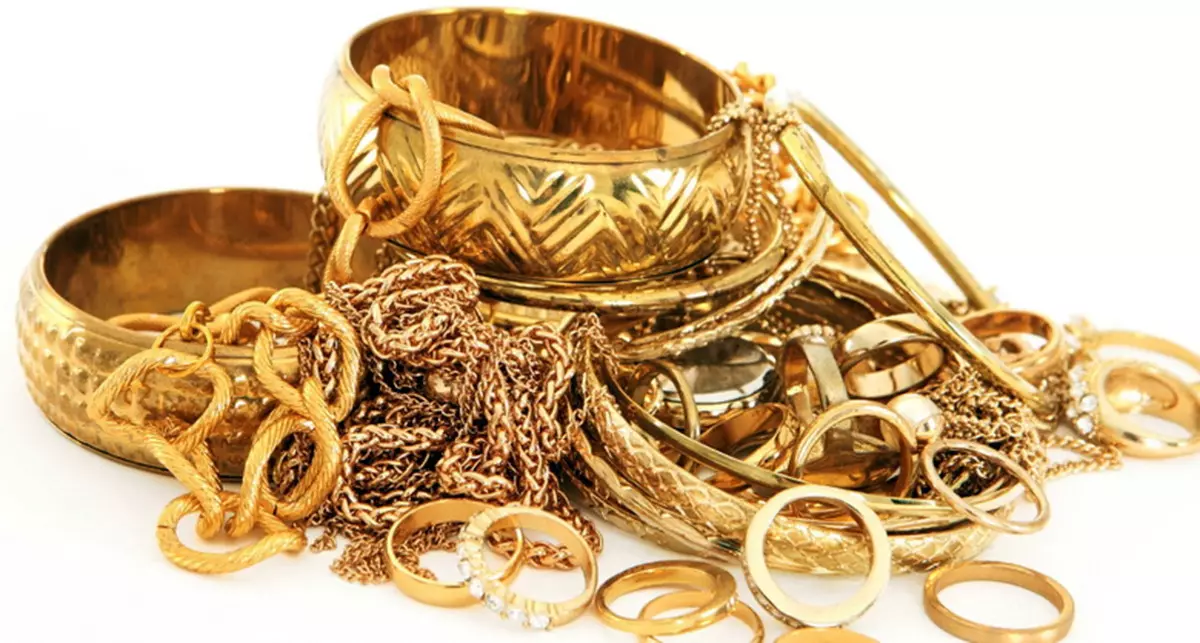 Rantaian emas wanita di tangan (52 gambar): 585 contoh emas sampel 3508_52