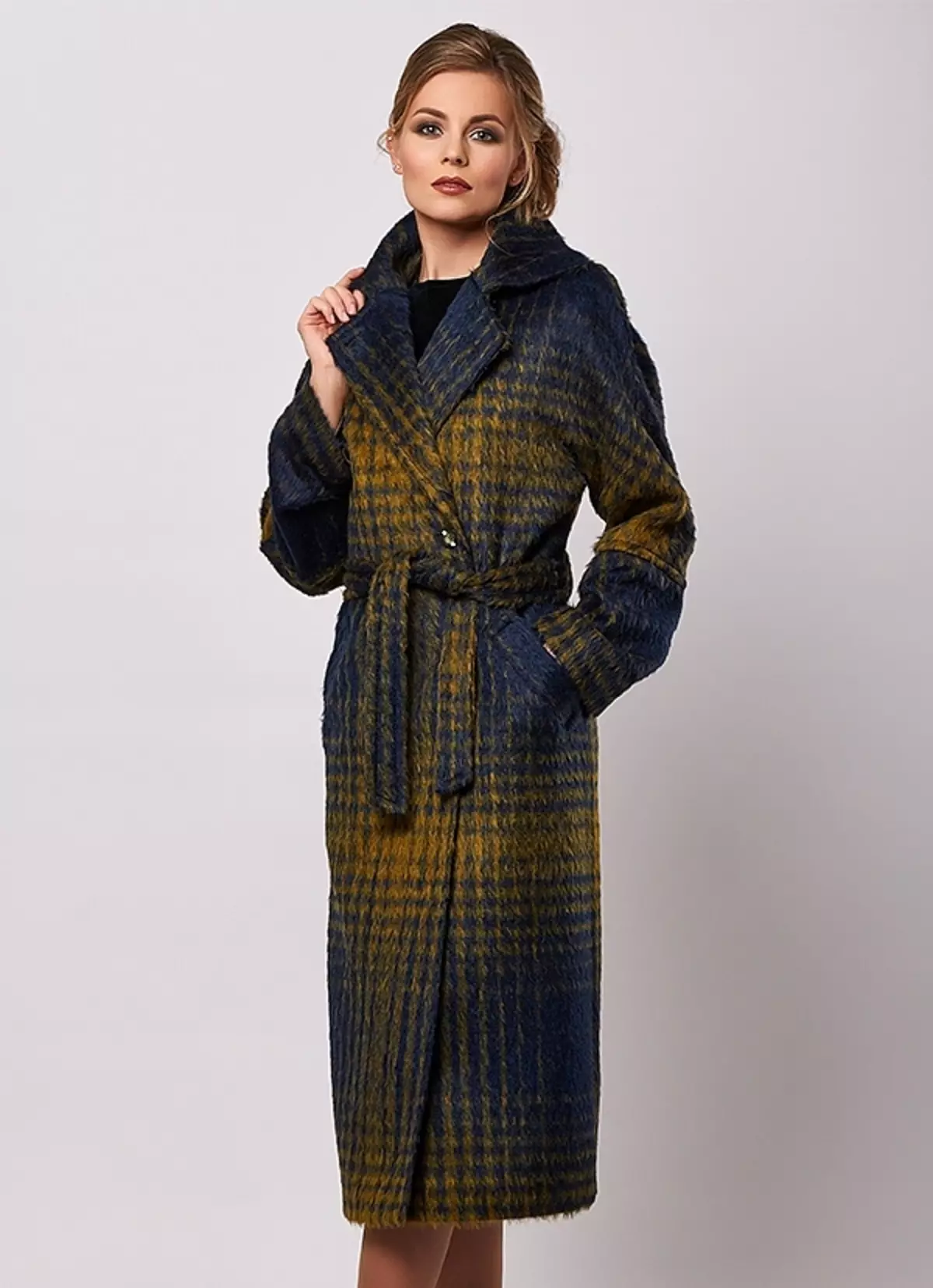 Personne Coat (30 larawan): Female luxury models from person 351_6