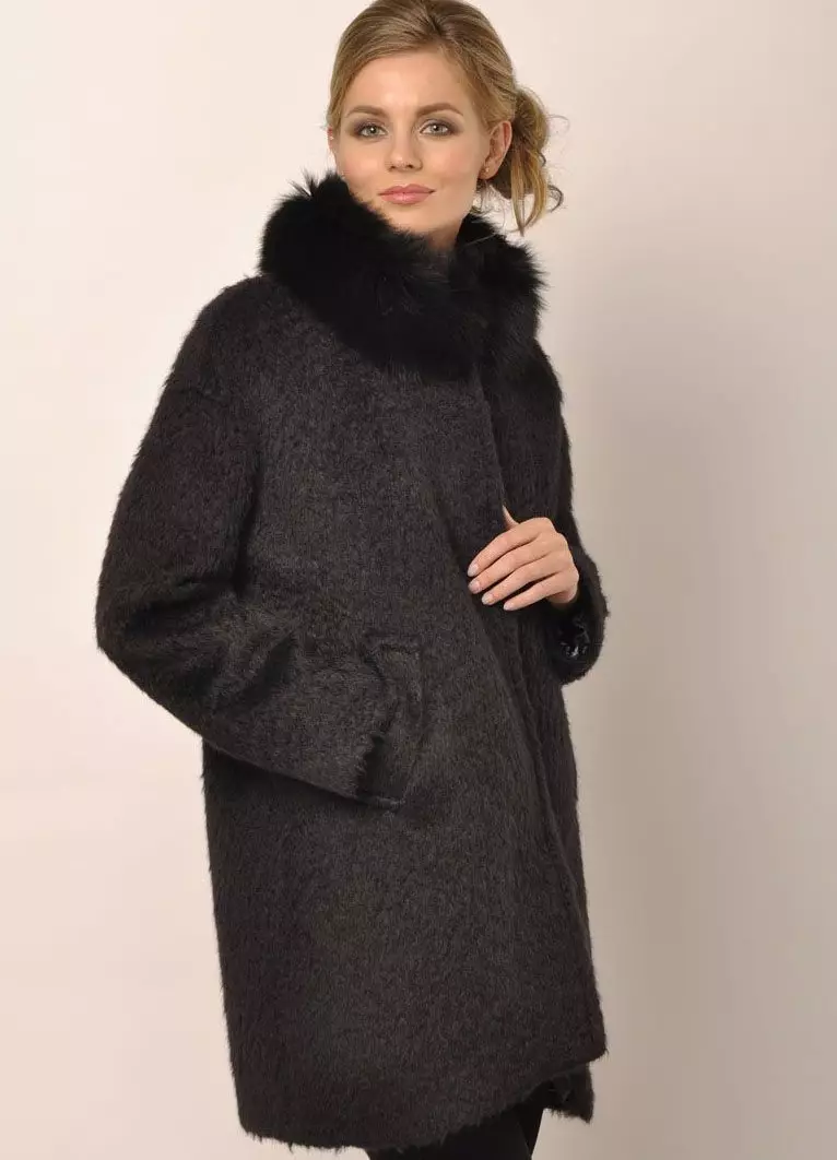 Personne Coat (30 fotot): naissoost luksuslikud mudelid 351_9