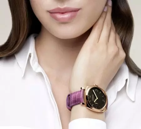 Sveitsiläinen kello (96 Valokuvat): Naisten rannekkeet mallit suosituista suorakulmaisista tuotemerkeistä 3526_2