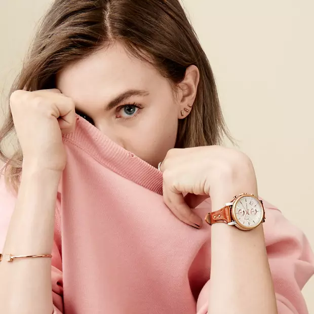 Moterų riešo laikrodis (120 nuotraukų): brangiausias pasaulyje ir neįprastas, madingas su logotipu, romanoff ir kitais populiariais ženklais 3534_2