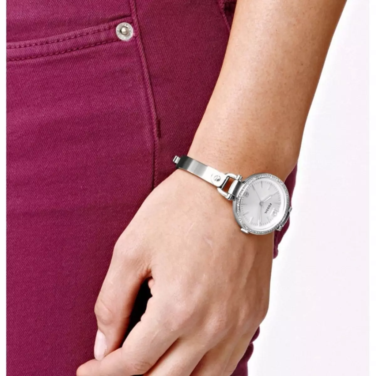 Moterų riešo laikrodis (120 nuotraukų): brangiausias pasaulyje ir neįprastas, madingas su logotipu, romanoff ir kitais populiariais ženklais 3534_38