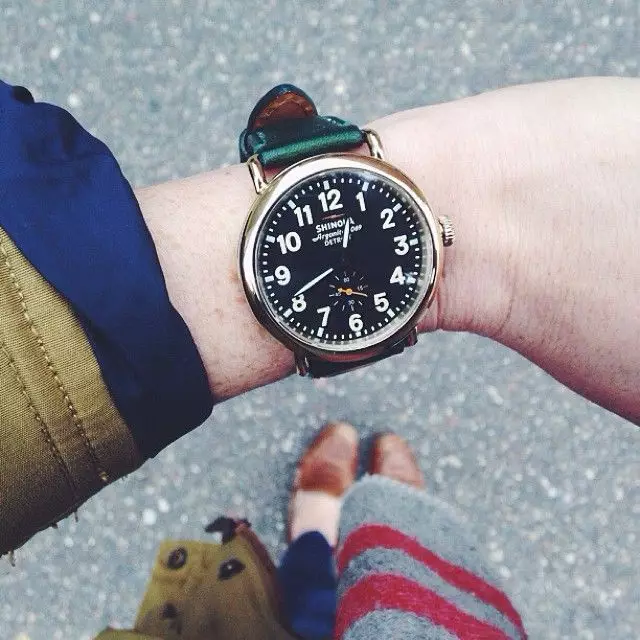 Moterų riešo laikrodis (120 nuotraukų): brangiausias pasaulyje ir neįprastas, madingas su logotipu, romanoff ir kitais populiariais ženklais 3534_57