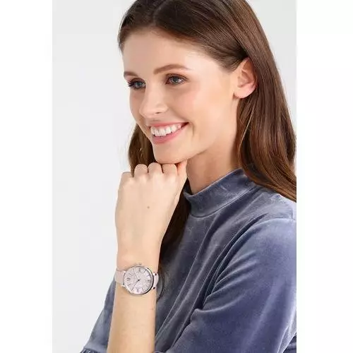 Moterų riešo laikrodis (120 nuotraukų): brangiausias pasaulyje ir neįprastas, madingas su logotipu, romanoff ir kitais populiariais ženklais 3534_66