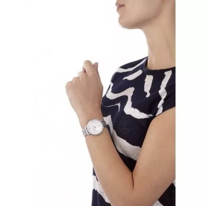 Moterų riešo laikrodis (120 nuotraukų): brangiausias pasaulyje ir neįprastas, madingas su logotipu, romanoff ir kitais populiariais ženklais 3534_67