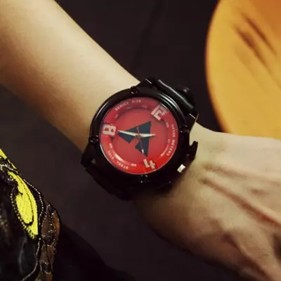 Moterų riešo laikrodis (120 nuotraukų): brangiausias pasaulyje ir neįprastas, madingas su logotipu, romanoff ir kitais populiariais ženklais 3534_75
