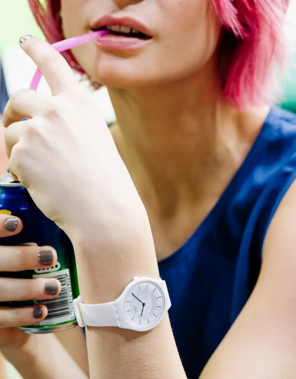 Moterų riešo laikrodis (120 nuotraukų): brangiausias pasaulyje ir neįprastas, madingas su logotipu, romanoff ir kitais populiariais ženklais 3534_84