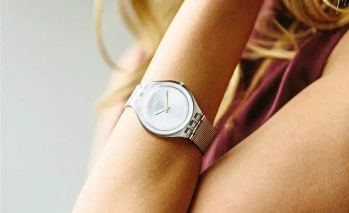 Moterų riešo laikrodis (120 nuotraukų): brangiausias pasaulyje ir neįprastas, madingas su logotipu, romanoff ir kitais populiariais ženklais 3534_86