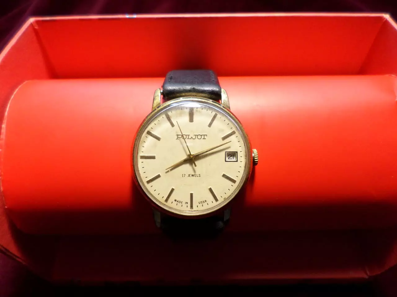 ساعت طلایی (104 عکس): مدل های زن از نیکا، با دستبند طلایی و با الماس از یک قاشق چایخوری و Rolex، چقدر هزینه می کنند 3536_52