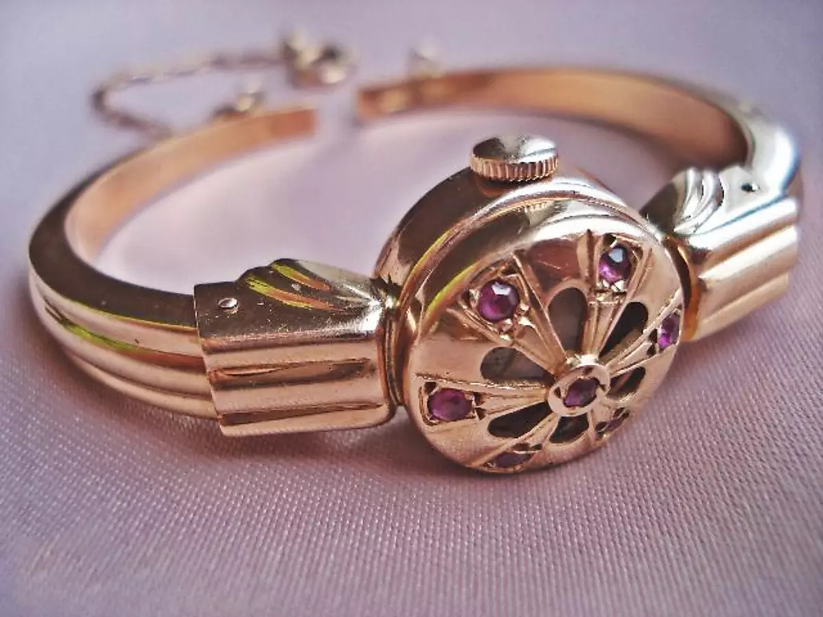 골든 시계 (104 사진) : 황금 팔찌와 갈매기와 롤렉스에서 다이아몬드가있는 니카의 여성 모델, 비용 3536_54