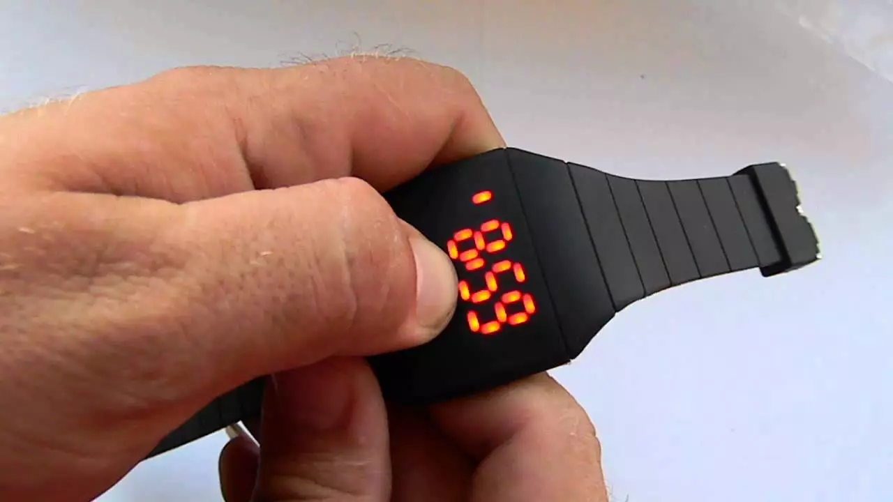 Touch sat (63 slike): zglob modela sa osjetljivim ekranom, proizvoda za djecu 3540_21