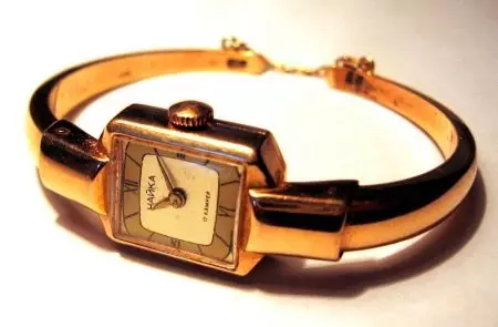 Đồng hồ đeo tay nữ sản xuất của Nga (104 ảnh): Các mô hình với huy hiệu của Nga từ hải âu và các thương hiệu trong nước 3546_78
