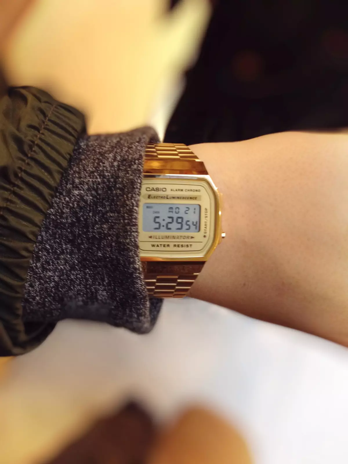 Dámske náramkové hodinky Casio (107 fotografií): G-Shock, Edifice a Protrek, popruh, inteligentné a elektronické modely, ako skrátiť náramok 3554_100