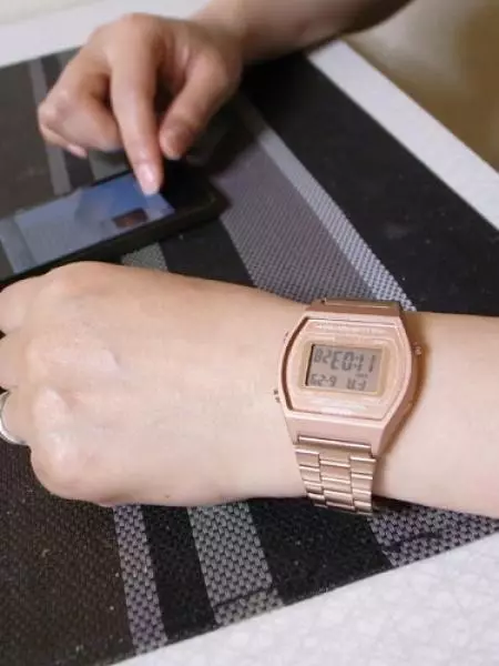 Moterų laikrodžiai Casio (107 nuotraukos): G-Shock, Edifice ir PROTRK, diržas, protingi ir elektroniniai modeliai, kaip sutrumpinti apyrankę 3554_101