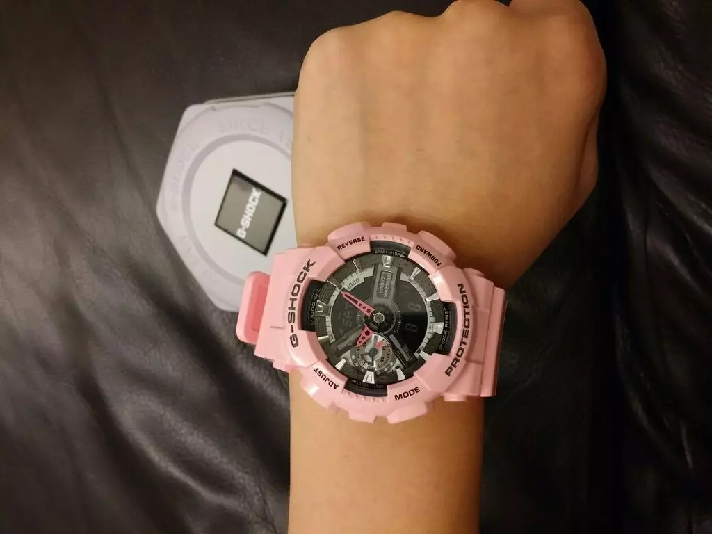 Đồng hồ đeo tay nữ Casio (107 ảnh): G-Shock, Edifice và Protrek, dây đeo, mô hình thông minh và điện tử, cách rút ngắn vòng đeo tay 3554_36