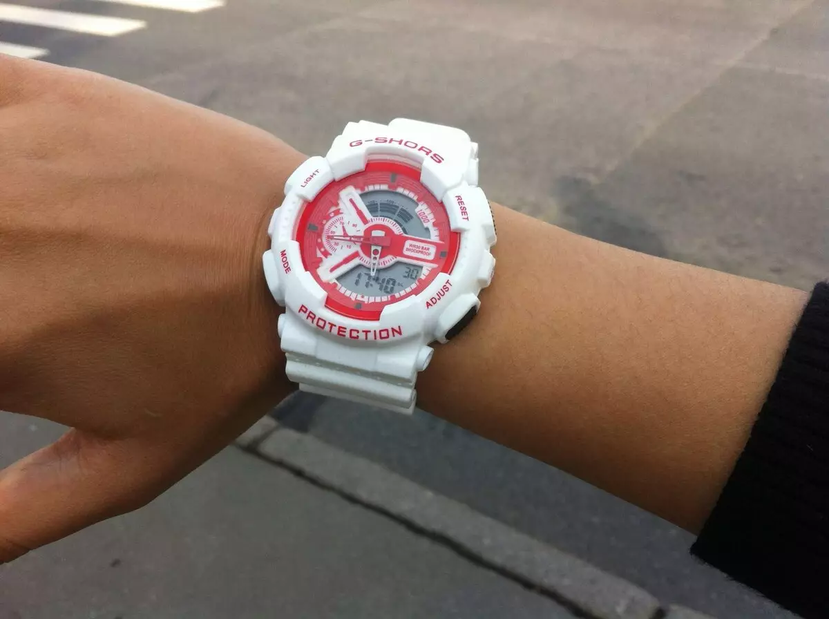 Đồng hồ đeo tay nữ Casio (107 ảnh): G-Shock, Edifice và Protrek, dây đeo, mô hình thông minh và điện tử, cách rút ngắn vòng đeo tay 3554_37