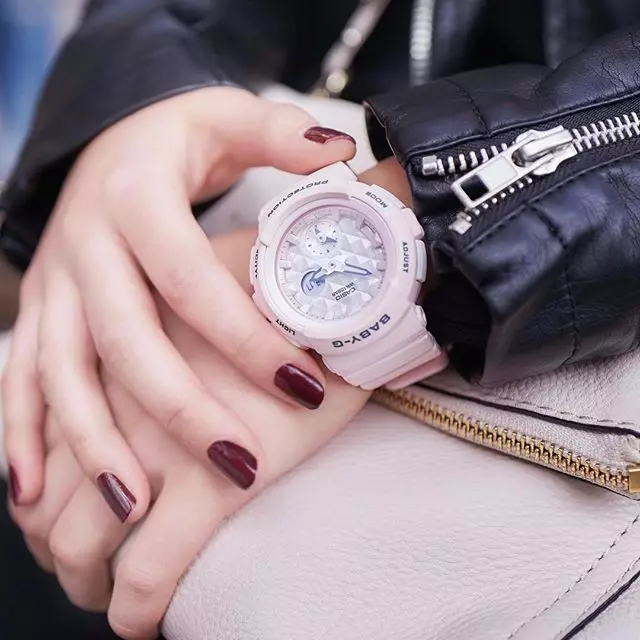 Kulîlkên Woman Casio (107 Wêneyên): G-Shock, Edifage and Protrek, Modelên Smart û Electronic, How to Short Bracelet 3554_38