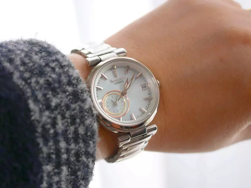 Wristwatches Casio Fanm (107 foto): G-chòk, edifis ak protrek, braslè, entelijan ak modèl elektwonik, ki jan yo diminye braslè 3554_88
