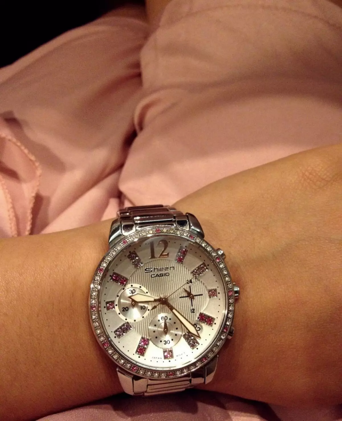 女性の腕時計カシオ（107写真）：G-Shock、Edifice、Protrek、ストラップ、スマート、電子モデル、ブレスレットを短くする方法 3554_89