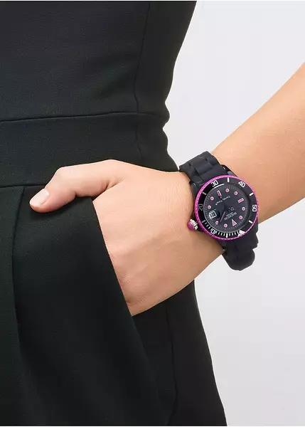 correas de reloj (71 fotos): los modelos de cuero y nylon de las mujeres, lo que es mejor elegir, silicona y otras especies 3555_41