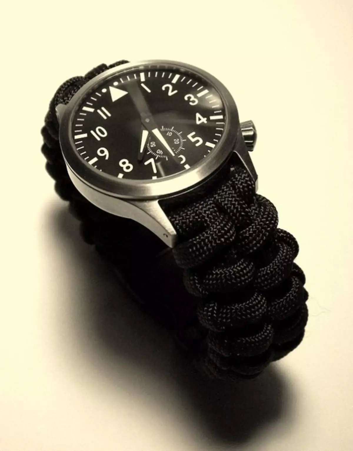Wristwatch riemen (71 foto's): Leder en Nylon Damesmodellen, dy't better is om te kiezen, silikon en oare soarte 3555_48