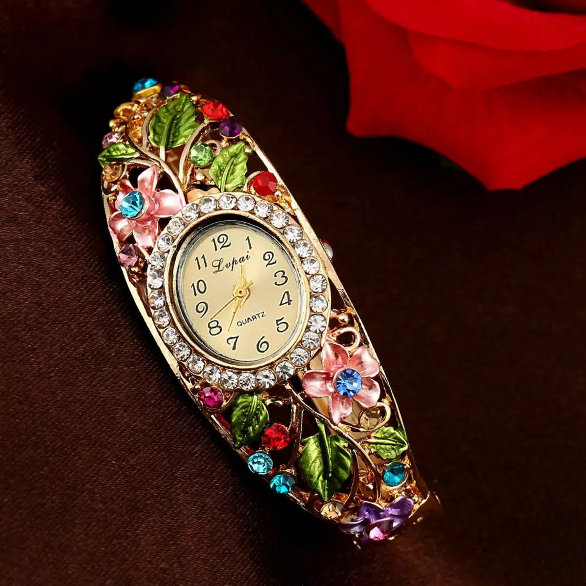 Golden Clock met 'n goue armband (77 foto's): Vroue se goudpatrone 3559_41