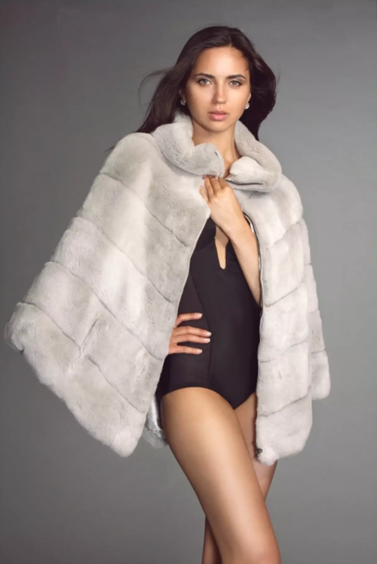 Manto femër (57 foto): mantel elegant me kapuç