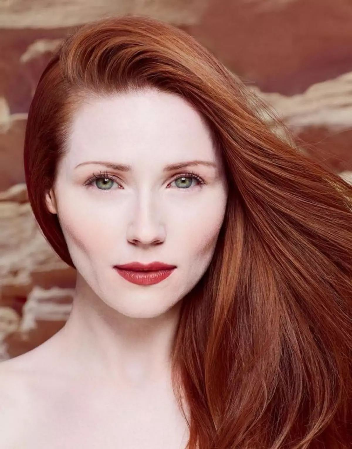 Quelles couleurs conviennent aux cheveux roux? 66 photos Quelles tevoises vont aux filles aux cheveux rouges avec karium et greens? Combinaisons de couleurs appropriées dans les vêtements 3591_54