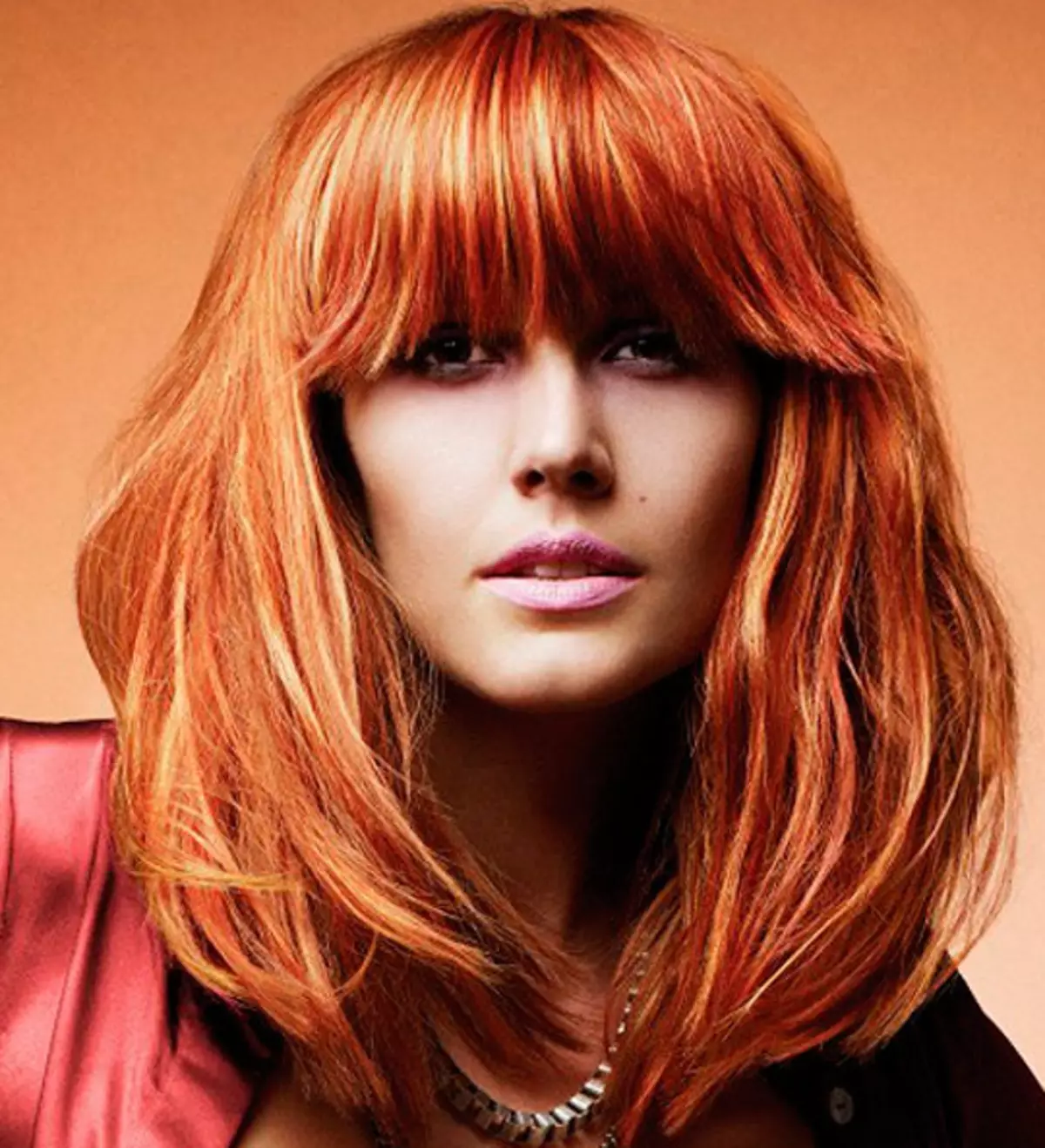 Jaké barvy jsou vhodné pro červené vlasy? 66 fotografií Jaké odstíny jdou do rusovlasých dívek s Karium a Greeny? Vhodné kombinace barev v oděvu 3591_56